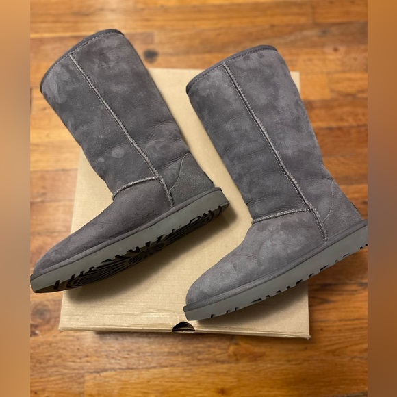 Classic Tall Ugg Boots - Picture 3 of 9